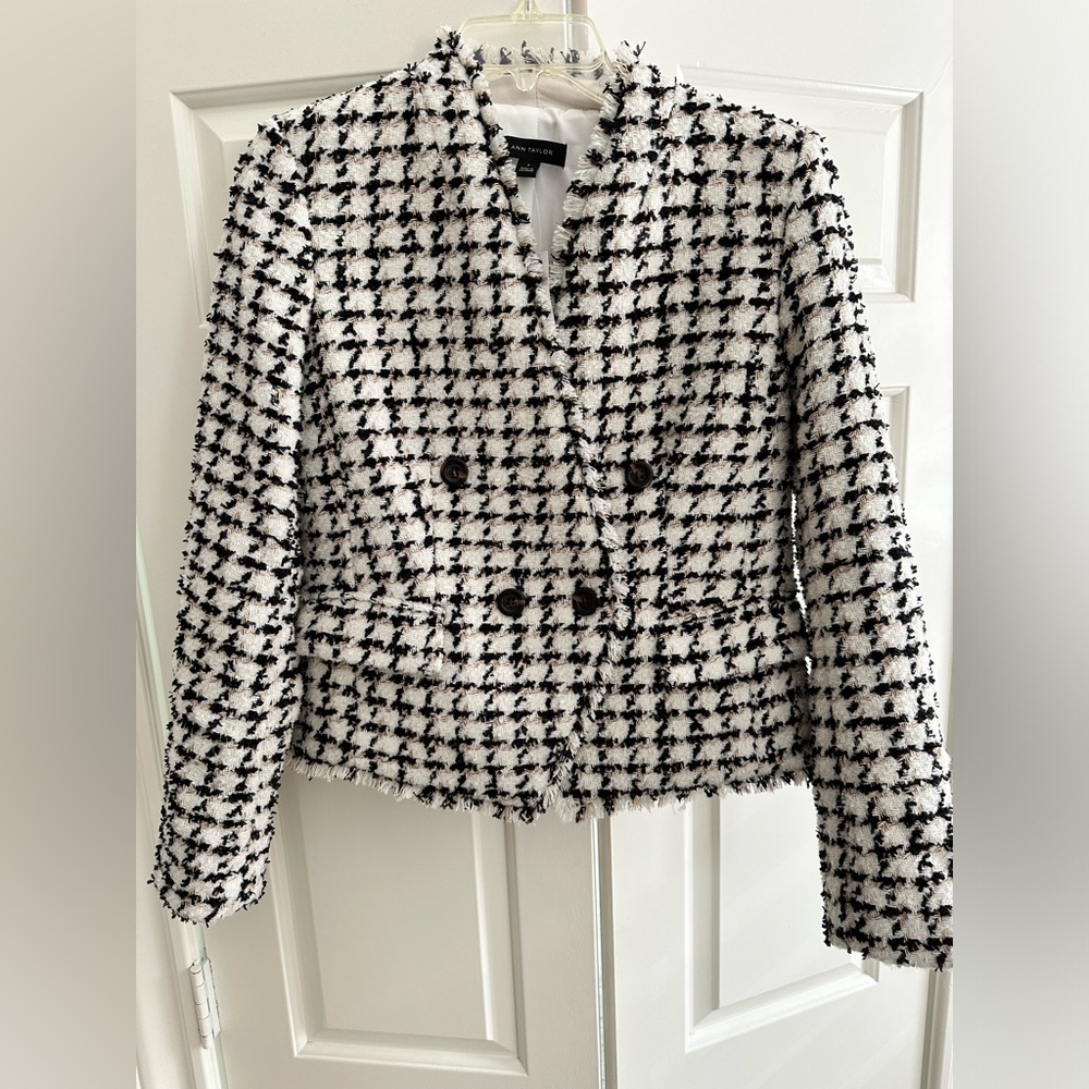 NWT Ann Taylor White/Tan/Black Tweed Jacket